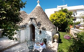 Trullo Giardino Fiorito